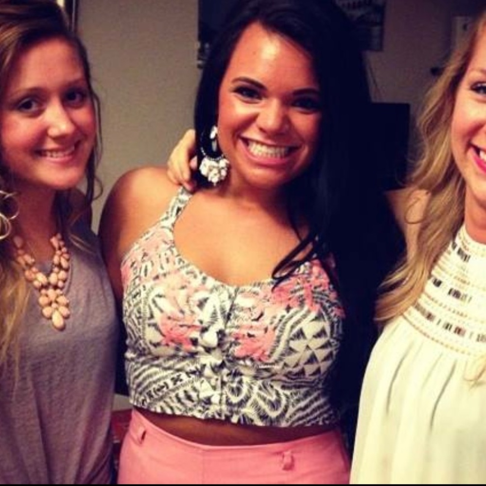 💕Black & White Crop Top💕